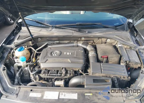 2017 Volkswagen Passat 1.8T R-Line из США, поврежденный, VIN 1VWDT7A30HC022064